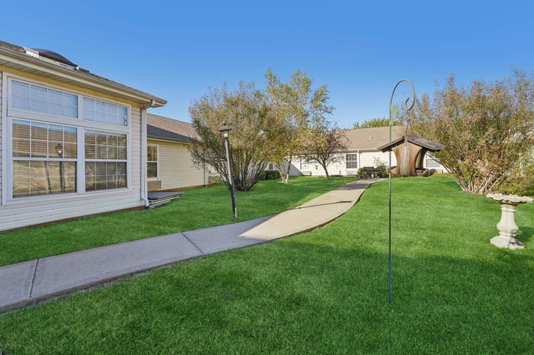 10-web-or-mls-W Hefner Rd-031 (2)