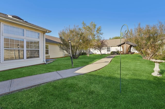 10-web-or-mls-W Hefner Rd-031 (2)