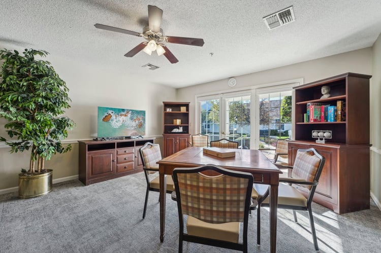 32-web-or-mls-W Hefner Rd-021